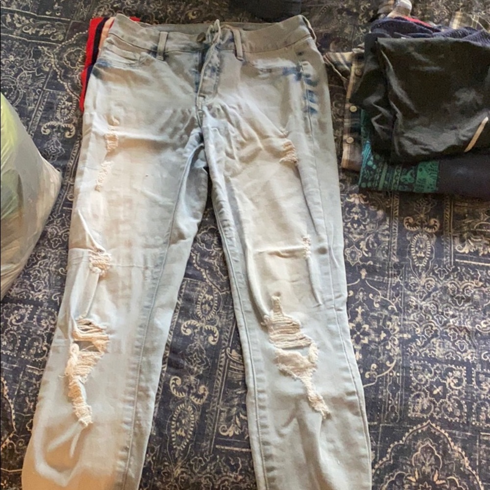 Fitted, skinny, light washed jeans